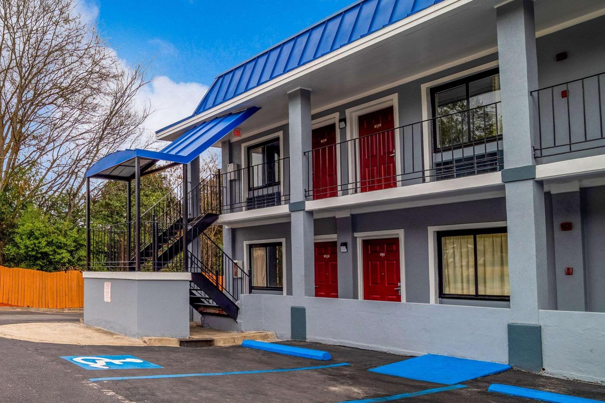 Rodeway Inn & Suites Fort Jackson Columbia Extérieur photo